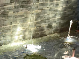 Use only in permanent immersion in water as to avoid damaging to LED!